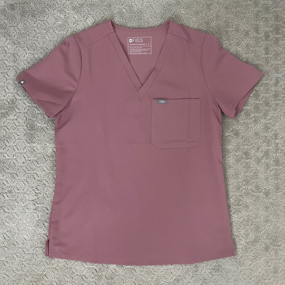 Figs Women's V-Neck Scrub Top in Mauve